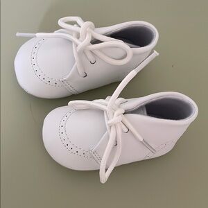 NWOT Benny Leather Brogue Oxford Crib Shoe